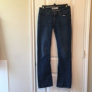 Levi’s Denim curve